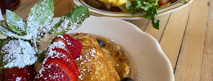 Bryn Mawr Breakfast Club is one of eatin’.