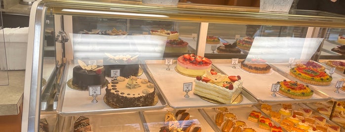 L'Artisan French Bakery is one of Explore these spots in Washington.