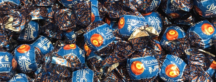 Lindt is one of Phat'ın Beğendiği Mekanlar.