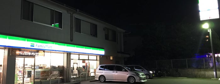 ファミリーマート 京都山科三条店 is one of コンビニ.
