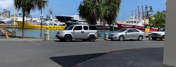 Pier 38 is one of Lugares favoritos de Jason.