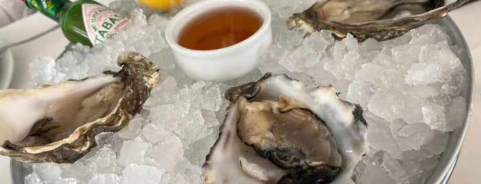 Dourampeis Oyster is one of Wanna go 2.