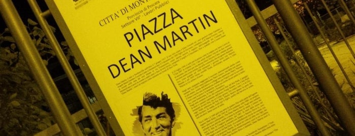 Piazza Dean Martin is one of Tempat yang Disukai Mauro.