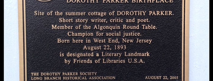 Dorothy Parker Birthplace is one of Lieux qui ont plu à Kevin.