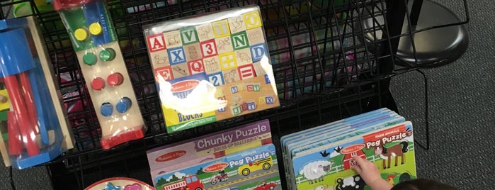 Go! Calendars and Games - Lakeline Mall is one of Rebeccaさんのお気に入りスポット.