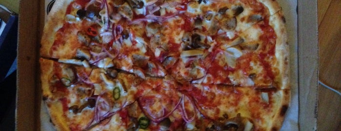 Base Wood Fired Pizza is one of Robert : понравившиеся места.