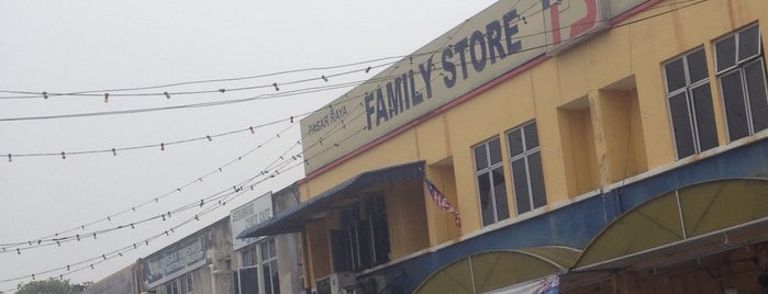 Family Store is one of Shop here:Shopping Places, MY #1.