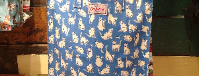 Cath Kidston is one of สถานที่ที่ la_glycine ถูกใจ.