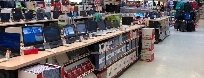 Office Depot is one of Lugares.
