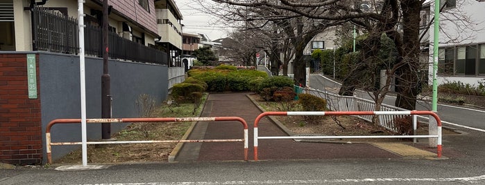 六畝橋 is one of 東京暗渠橋 〜蛇崩川緑道〜.