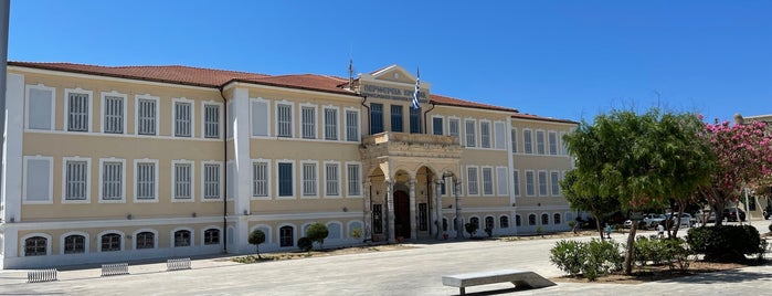 Πλατεία Ηρώων Πολυτεχνείου is one of Crete.