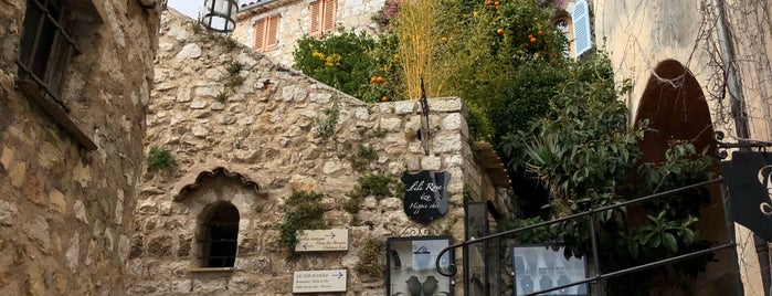 Ruines du Eze is one of Lugares favoritos de Dade.