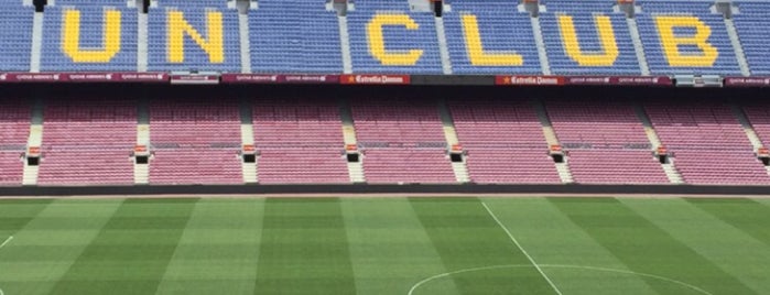 Camp Nou is one of Tempat yang Disukai Lina.