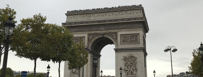 Arc de Triomphe de l'Étoile is one of Lieux qui ont plu à Lina.