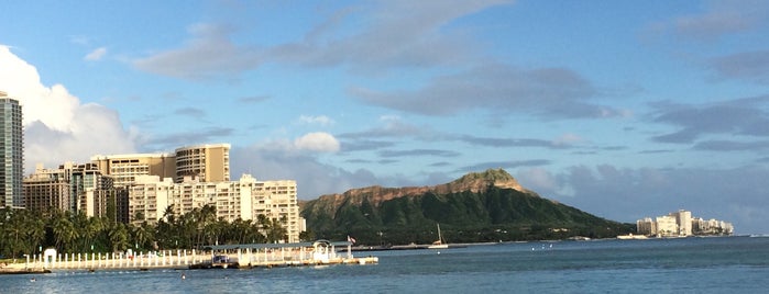 Duke Kahanamoku Beach is one of Hawai’i.