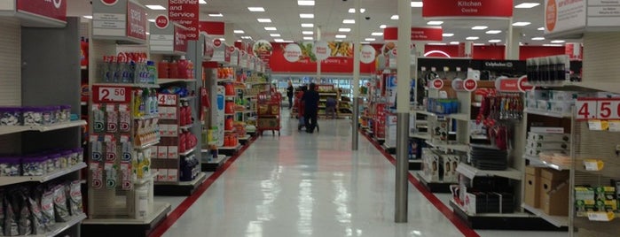 Target is one of Tempat yang Disukai Zoe.