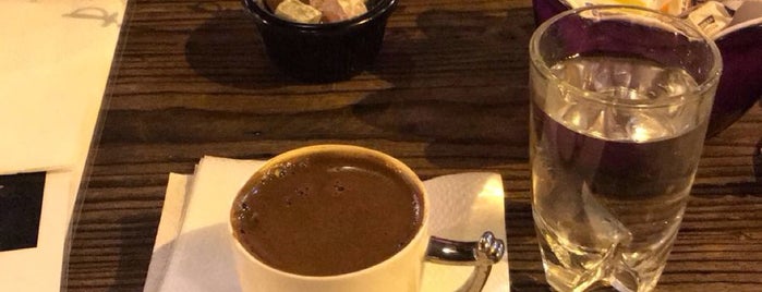 Dora Bar & Bistro is one of Bi çay 🍵.