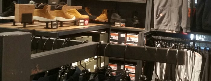 Timberland Factory Store is one of Guide to Wrentham Outlets.