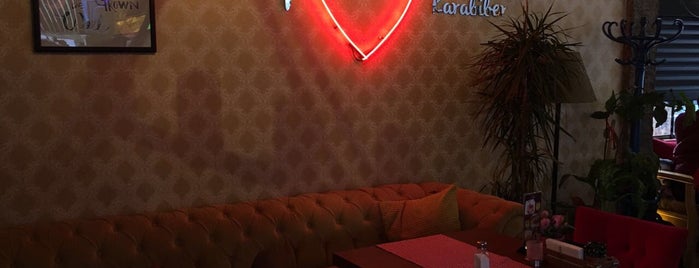 Karabiber Cafe & Restaurant is one of Posti che sono piaciuti a Emel.