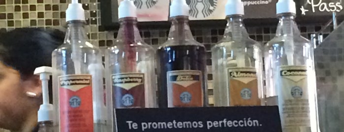 Starbucks is one of locales De Providencia.