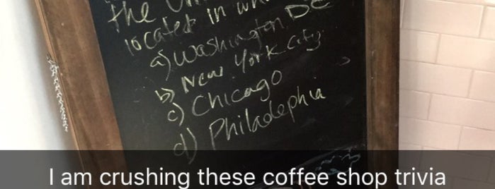 Big Shoulders Coffee is one of สถานที่ที่บันทึกไว้ของ Kimmie.