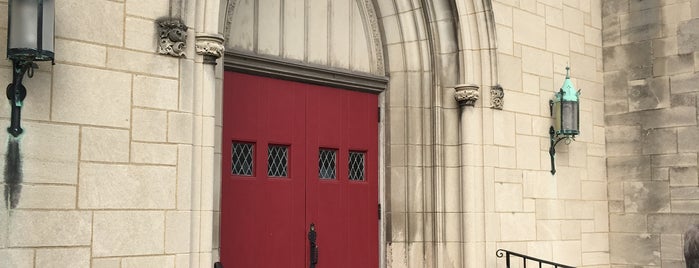 St. Paul's Episcopal Church is one of Tempat yang Disukai Mollie.