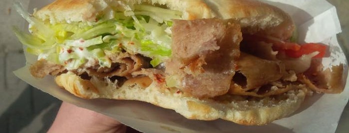 Kebab 06 is one of Lugares favoritos de Lutzka.