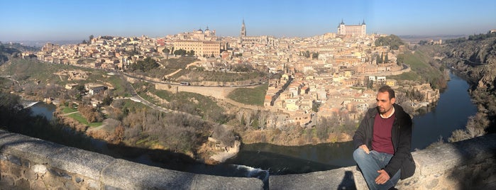 Universidad de Toledo is one of TOLEDO.