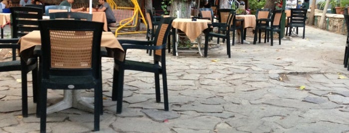Bahçe Cafe is one of Tempat yang Disukai Mehmet.