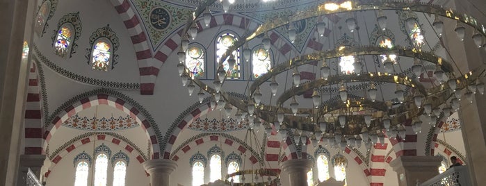 İbrahim Hakkı Konyalı Camii is one of Konya Selçuklu Mescit ve Camileri.