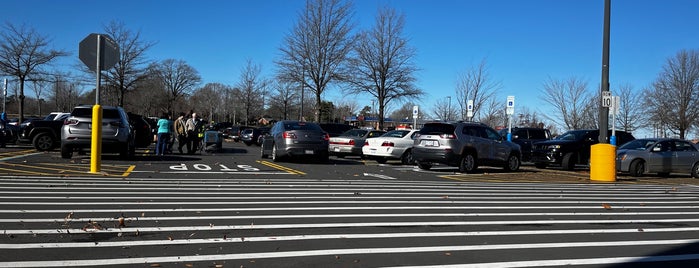 Walmart Supercenter is one of Orte, die Sandy gefallen.