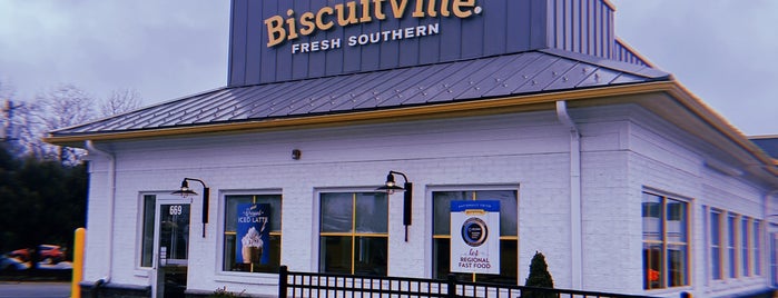Biscuitville is one of Locais curtidos por Sandy.