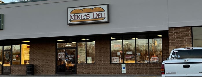 Mike's Deli is one of สถานที่ที่ Bianca ถูกใจ.
