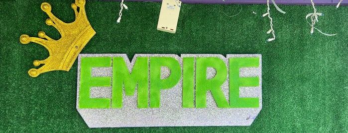 Empire Sports Bar is one of P. : понравившиеся места.