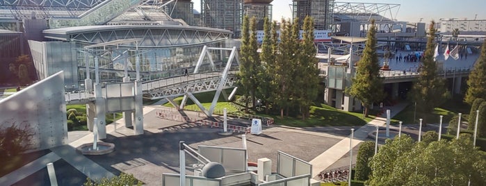 Tokyo Big Sight Station (U11) is one of 思い出の場所.