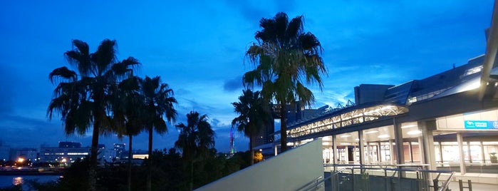 Tokyo Big Sight Station (U11) is one of ゆりかもめ.