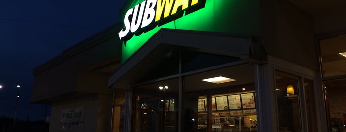 Subway is one of The 7 Best Places for Chopped Salad in Richmond.