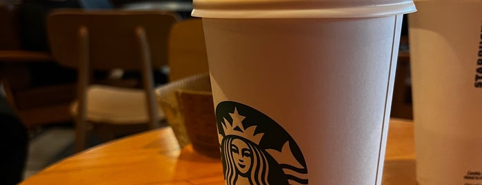 Starbucks  Aveneu İstanbul is one of Ezgiさんのお気に入りスポット.