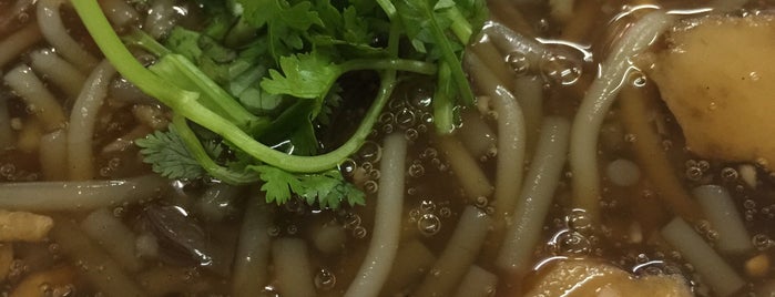 阿茂米粉羹 is one of Taiwan eat & do.