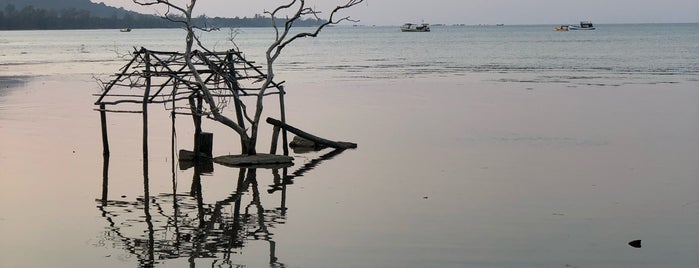 Bãi Thơm Phú Quốc is one of Phú Quốc Places.