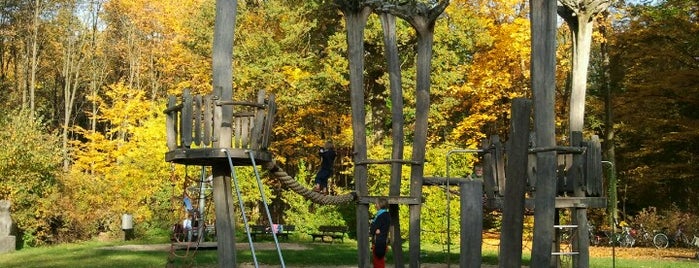 Hexenspielplatz is one of Hnr.