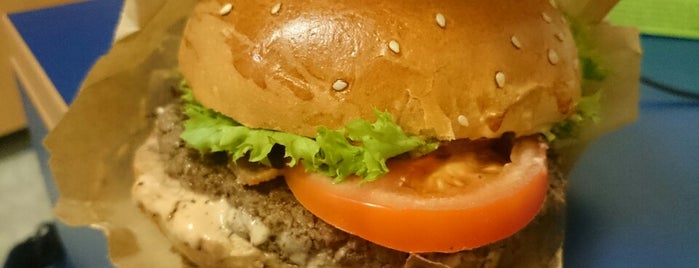 Regal Burger is one of Lukáš 님이 좋아한 장소.