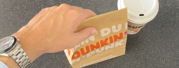 Dunkin’ Donuts is one of สถานที่ที่ Jawaher 🕊 ถูกใจ.