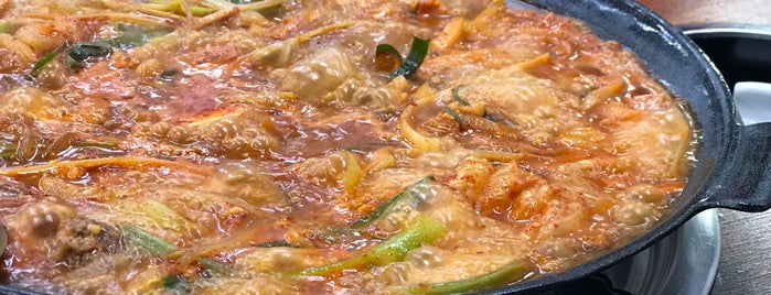 보영식당 (의정부 부대찌개 골목) is one of 밥주떼요♥.