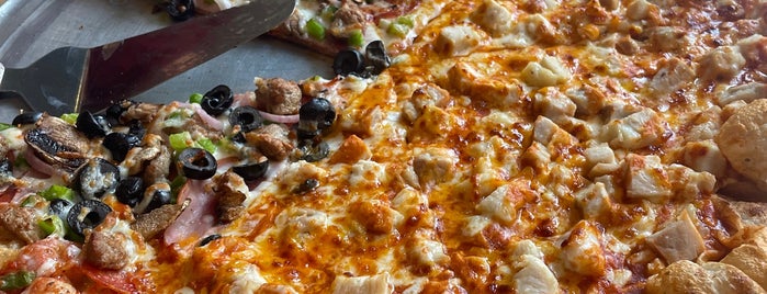 Blue Moose Pizza is one of Posti che sono piaciuti a Maximum.