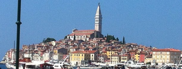 Rovinj Harbor is one of Expédition croate.