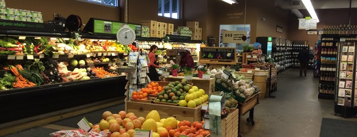 Mississippi Market is one of Twin Cities Crunchy Grocery Stores.