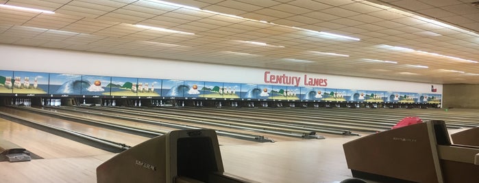 Century Lanes is one of Sethさんのお気に入りスポット.