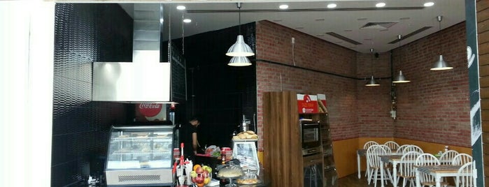 Mr.toast & Kumpir is one of Tempat yang Disimpan ..