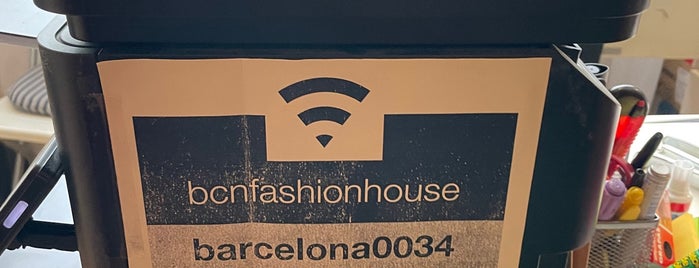 Fashion House Bed and Breakfast Barcelona is one of Wifi cafes BCN.